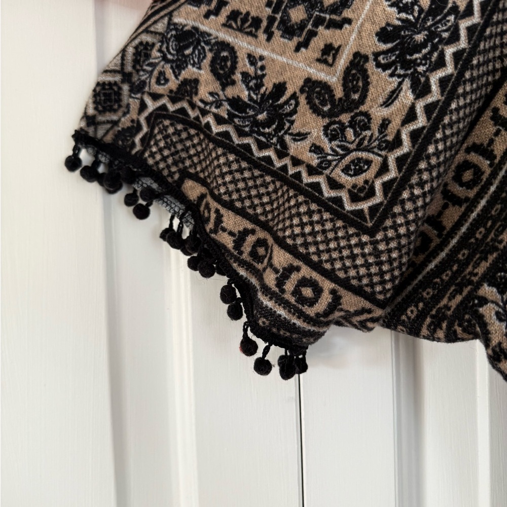 Unique Paisley Patterned Duster - Picture 2 of 5
